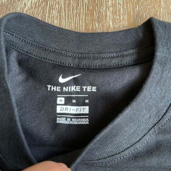 Nike Dri-Fit T-Shirt Youth Swoosh Pink Logo in Black Kids Training Size M - Picture 4 of 5